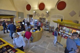 Découvrez la boutique de l'Abbaye d'Ambronay !