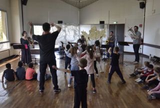 Les Arts Caméléons vous proposent des concerts à danser !